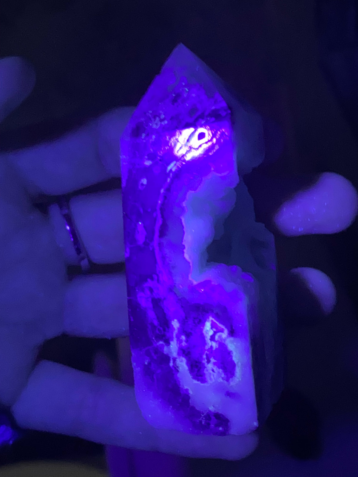 UV Reactive Agate Tower